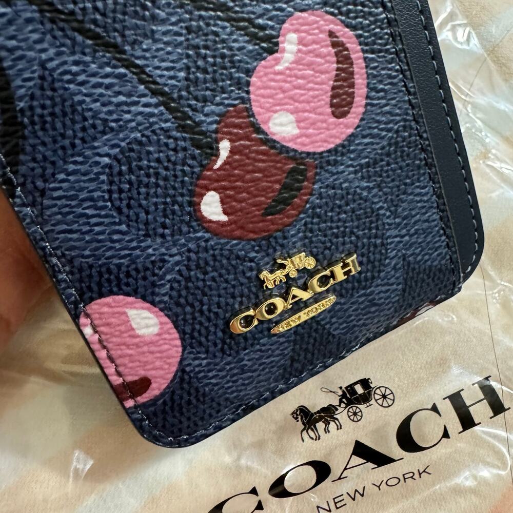 🍒 Coach Zip Card Case In Signature Canvas With Cherry Print - Picture 8 of 10